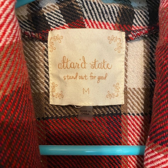 NWT- PLAID SLEEVELESS PONCHO - Picture 5 of 6